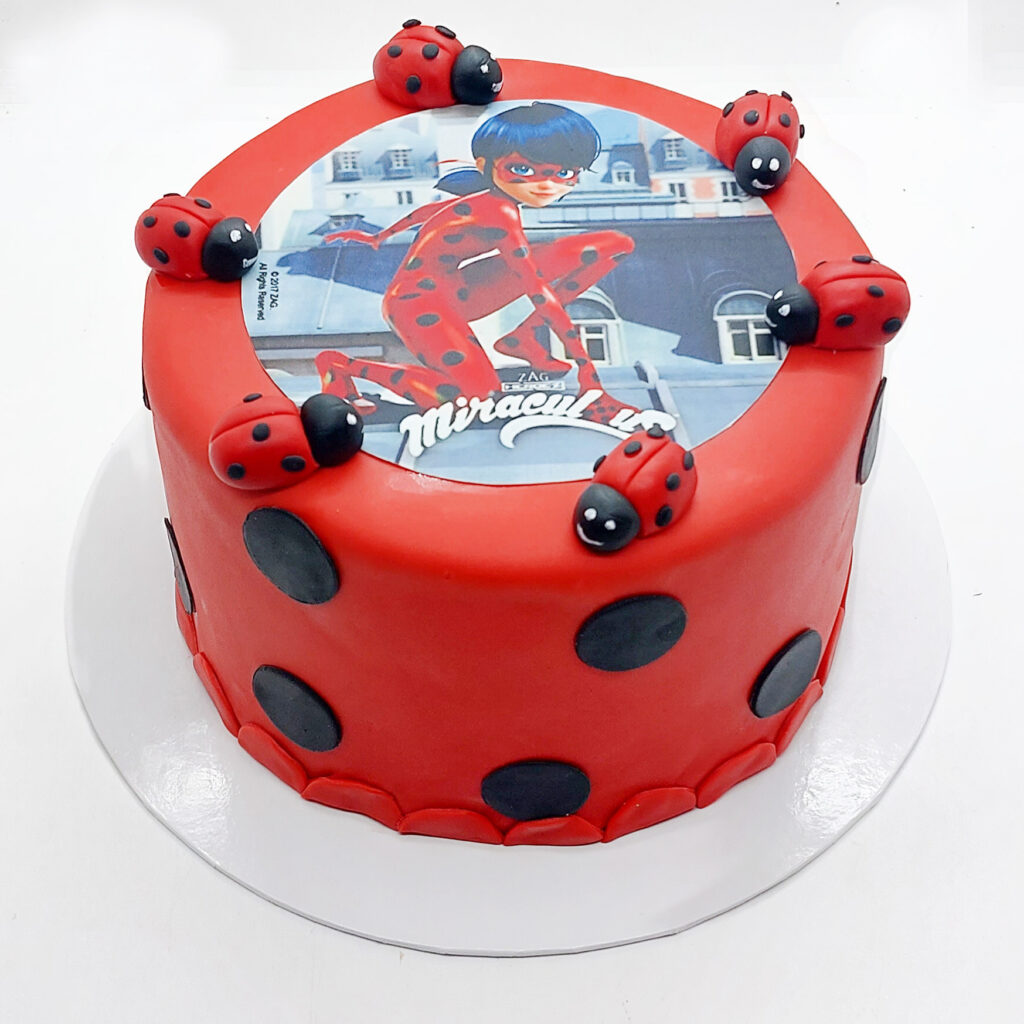 20230710_DasfeineBackwerk_Ladybugcake