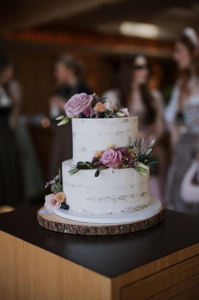 DasfeineBackwerk_Hochzeitstorte_semi-naked